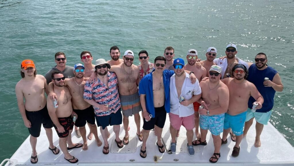 boat rentals for big groups with water toys all icnluded