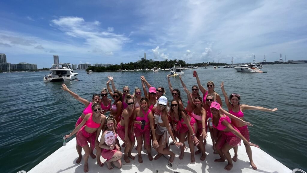 rent a boat for private group