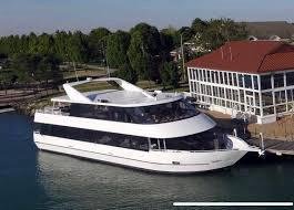 boats for corporate events in Miami