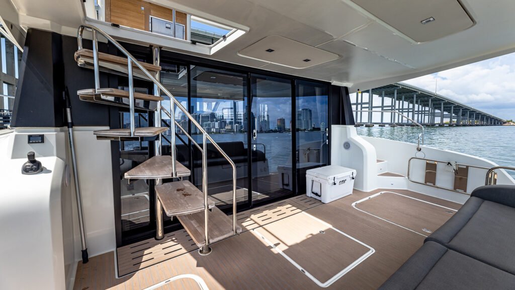 yacht rental Biscayne Bay