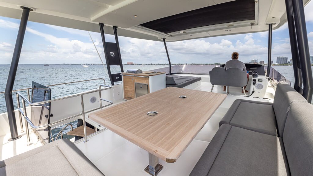 yacht rental Miami for a day